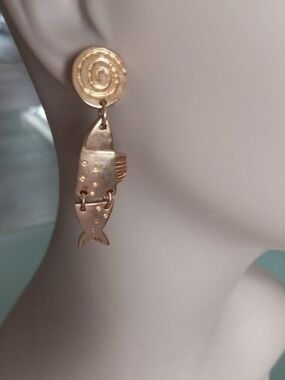 Vintage Norma Jean Gold Tone Fish Dangle Earrings Artisan 2"